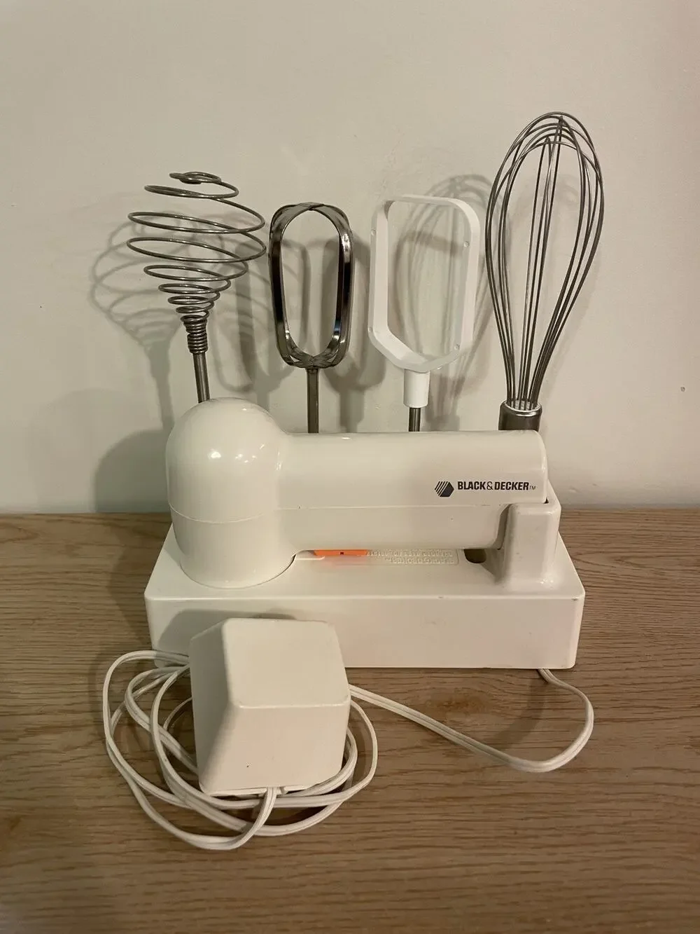 VTG Black & Decker Cordless Beater Handy Mixer Kitchen Tool Model 9210 USED